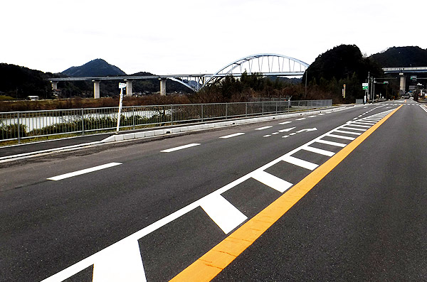 国道１７５号　広域連携交付金（改築）工事、国道１７５号　地域振興道路工事